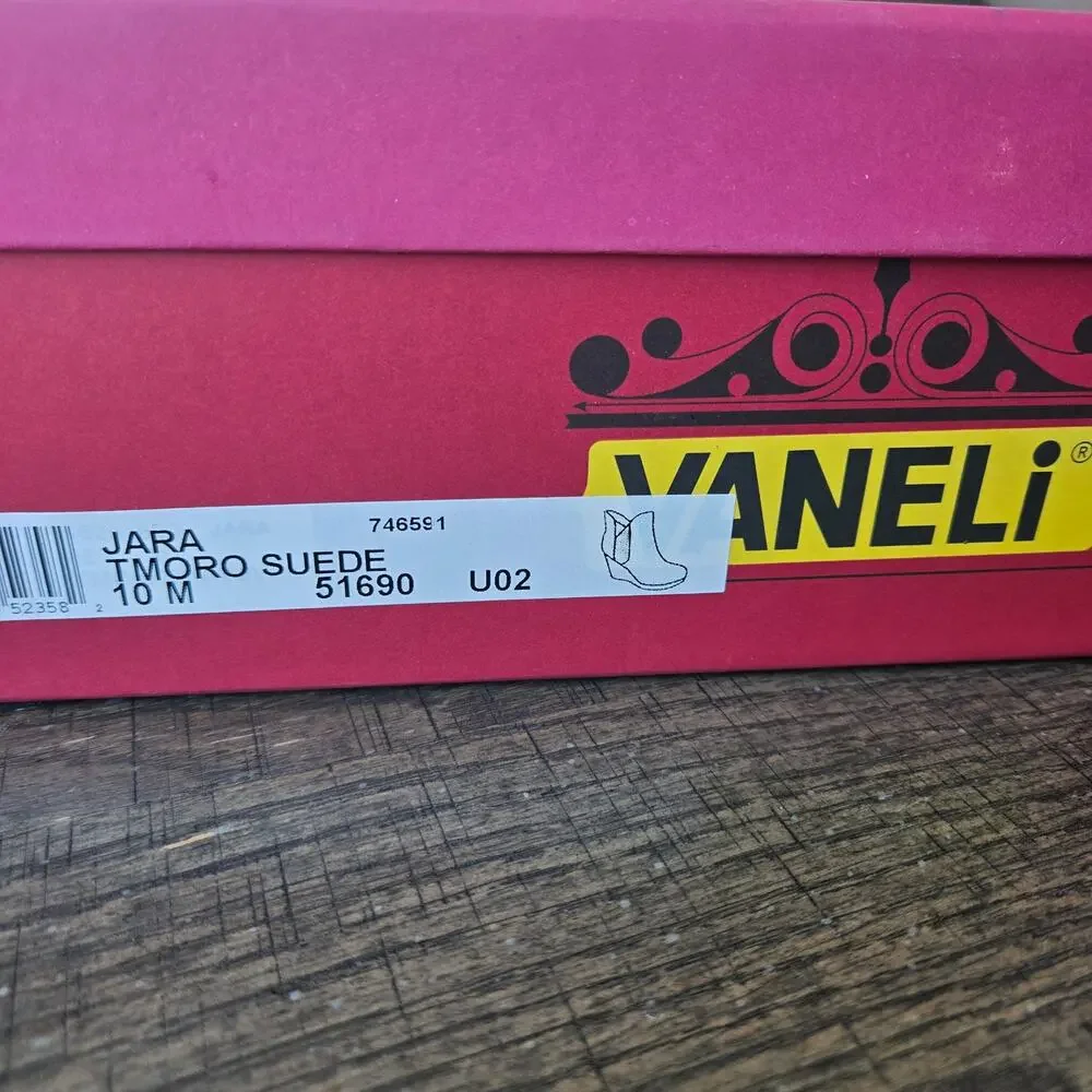 Vaneli Jara Wedge Suede Bootie Size 10 New